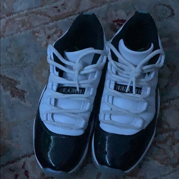 Jordan 11 - Picture 2 of 3